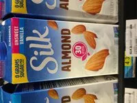 Amount of sugar in Unsweetened vanilla almondmilk