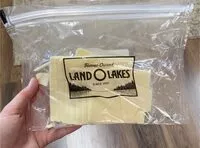 Amount of sugar in Land o lakes sliced deli american cheese