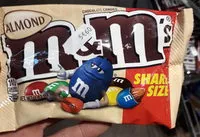 Suhkru kogus sees M&m's Almond