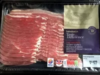 Dry cured streaky bacon rashers