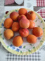 Suhkru kogus sees Abricots