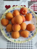 Suhkru kogus sees Abricots
