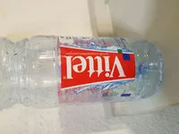 入っている砂糖の量 Natürliches Mineralwasser