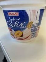 Suhkru kogus sees Sahne-Kefir auf Pflaume/Walnuss