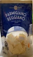 Suhkru kogus sees Parmigiano Reggiano, gehobelt