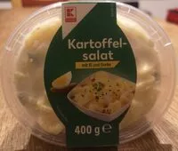 Suhkru kogus sees Kartoffelsalat mit Ei und Gurke