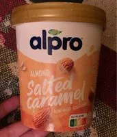 Sokerin määrä sisällä Almond Salted Caramel