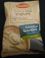 Suhkru kogus sees Natural unsweetened yogurt base