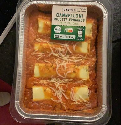 Cannelloni with goat cheese and spinach