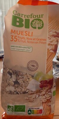 Muesli y granola con fruta