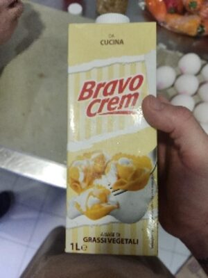 Suhkur ja toitained sees Bravo crem