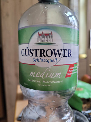 Zucker und Nährstoffe drin Gustrower schlossquell medium